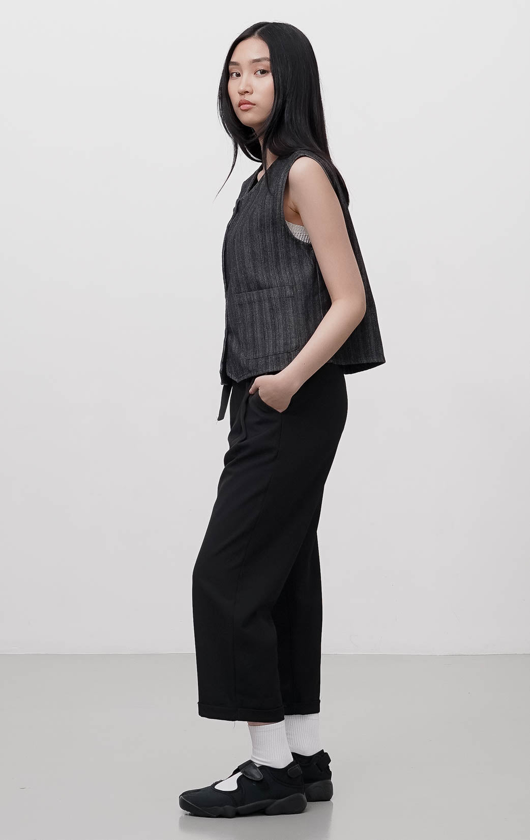 Akoya Vest Black