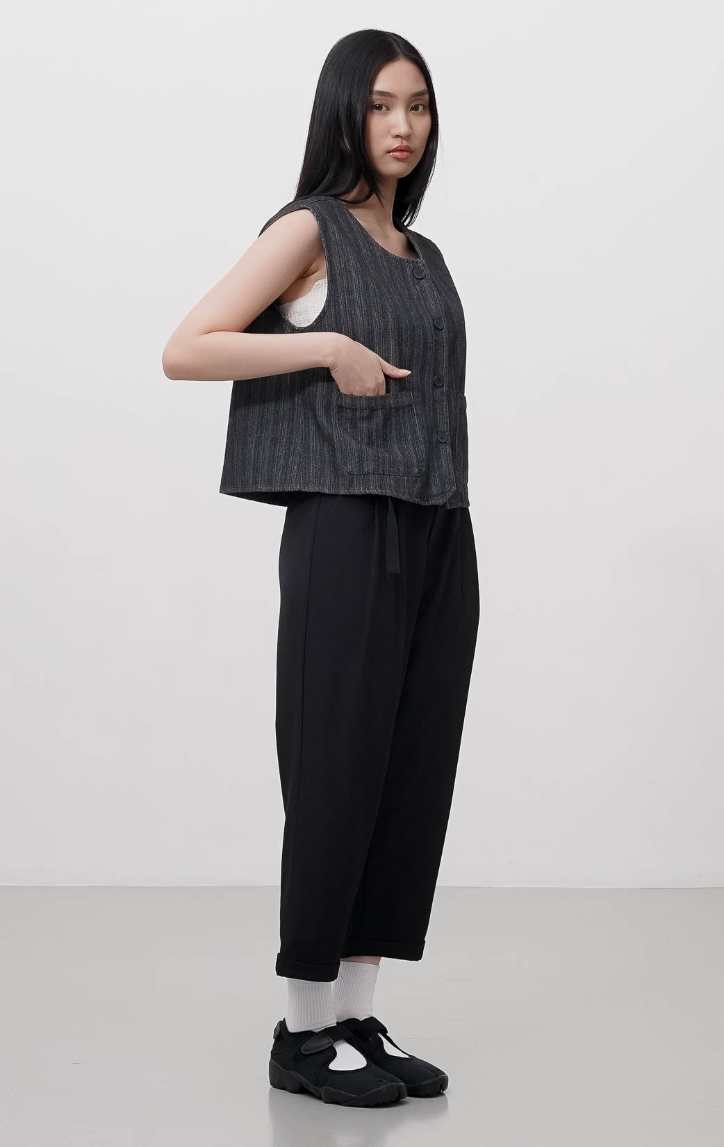 Akoya Vest Black