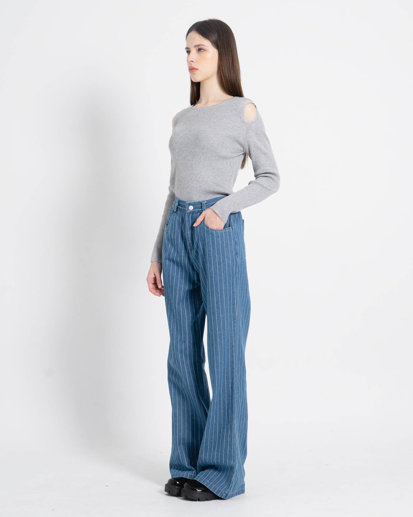 Rachel Cut-Out Knit Grey Top – Atasan Knit Lengan Panjang - 188353