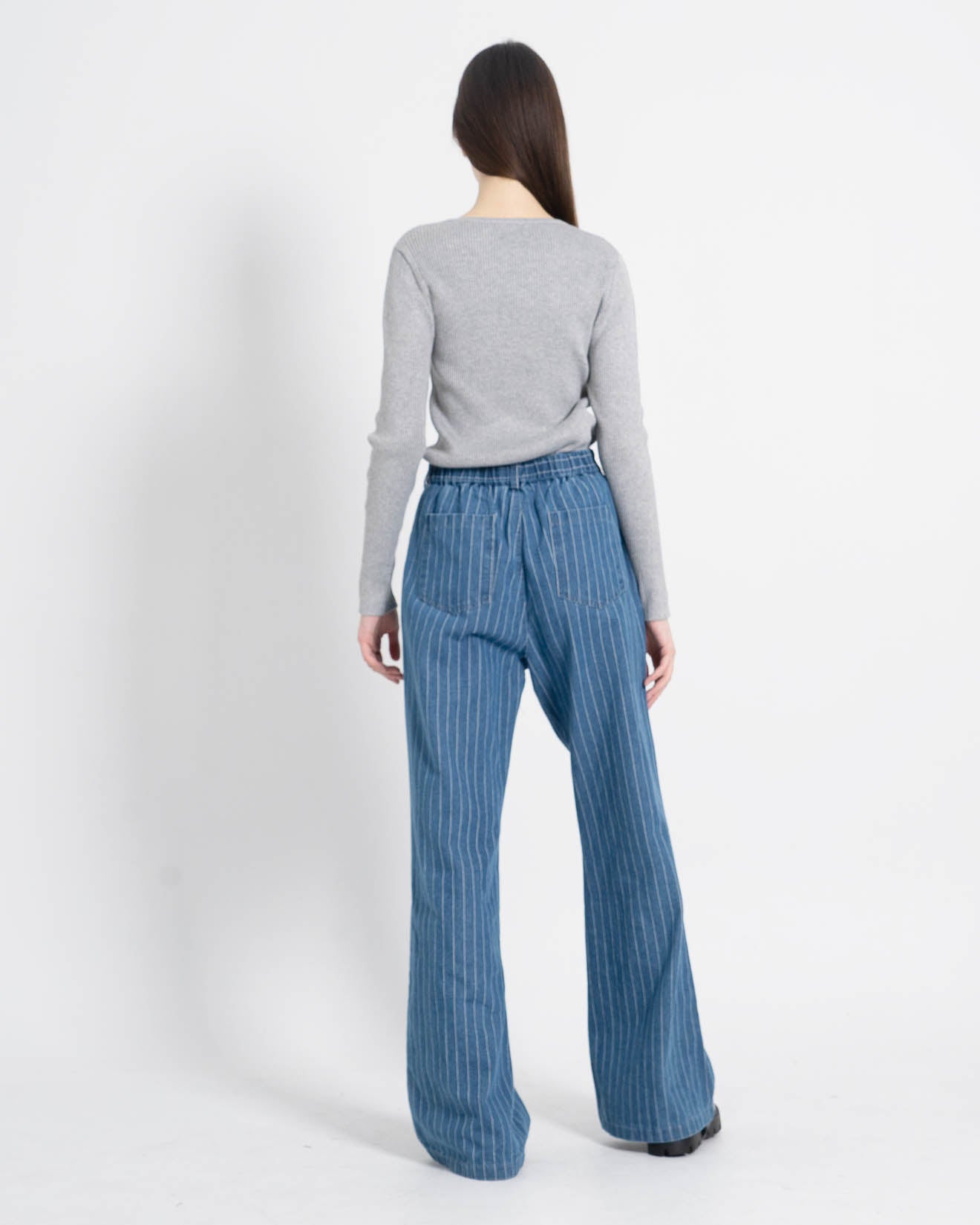 Rachel Cut-Out Knit Grey Top – Atasan Knit Lengan Panjang - 188353