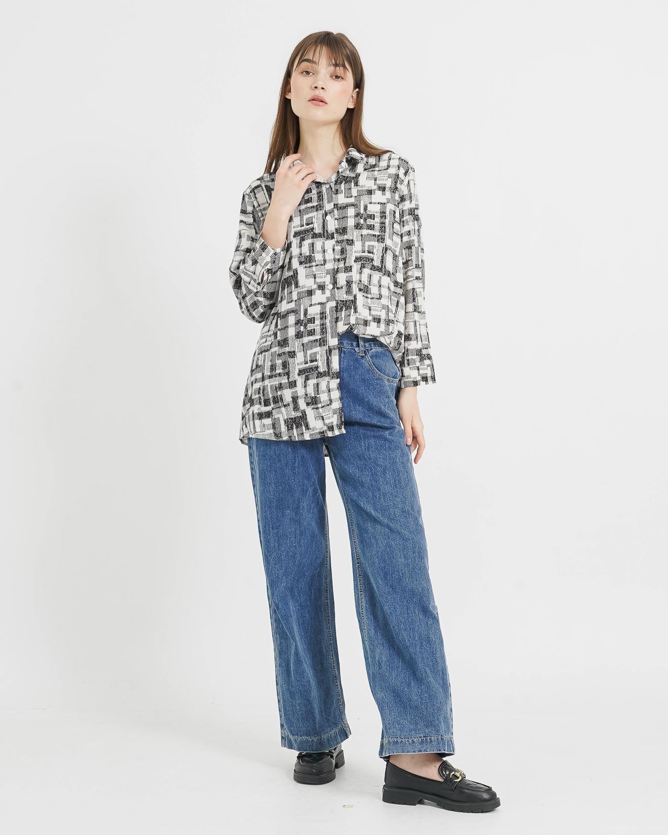 Levy Printed Oversized Shirt – Kemeja Wanita Korea- 188978