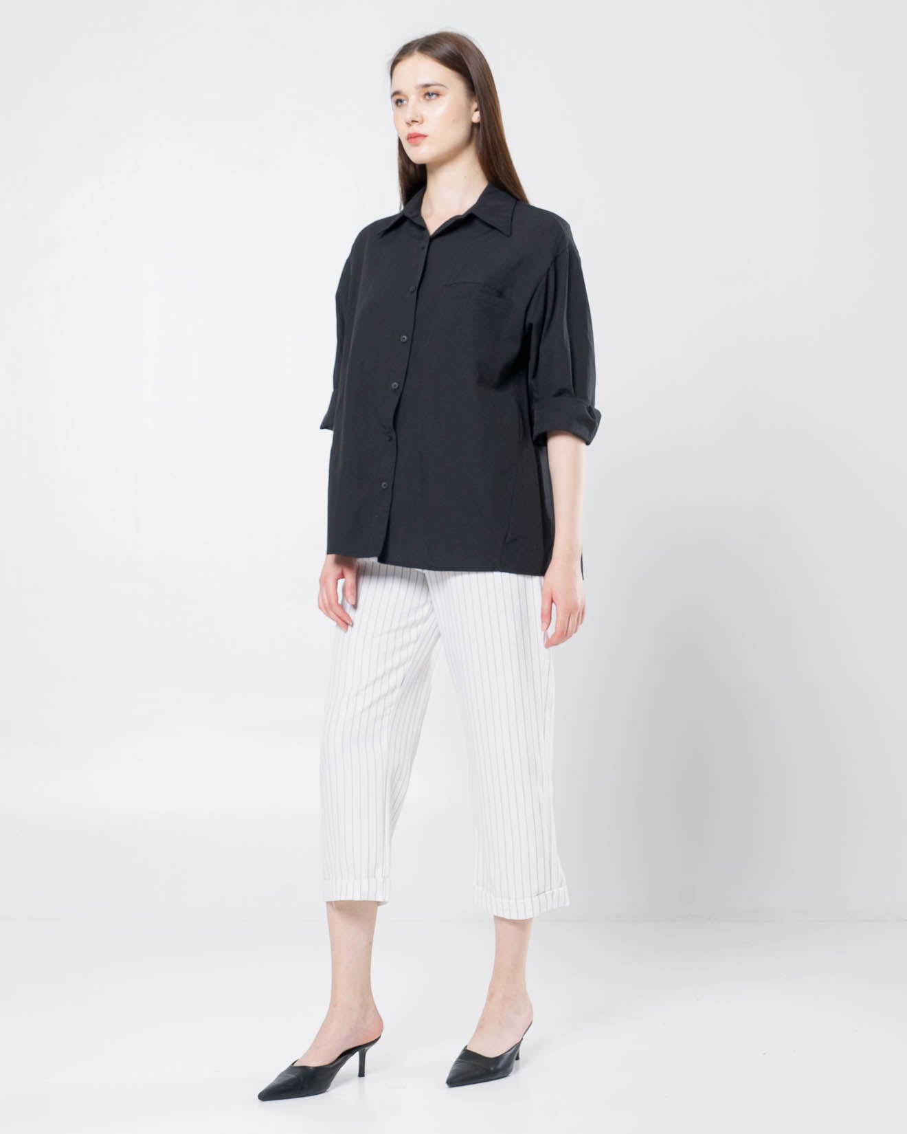 Julia Oversized Black Shirt – Atasan Kemeja Wanita Lengan Panjang - 189222