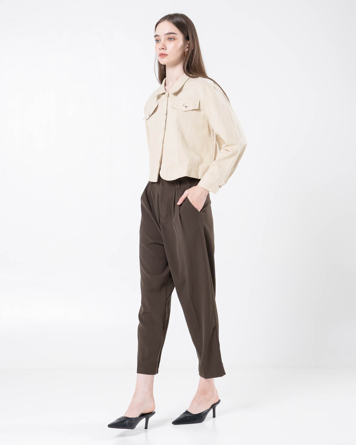 Erise Crop Long Sleeve Ivory Top - Atasan Wanita Lengan Panjang Kekinian - 189705