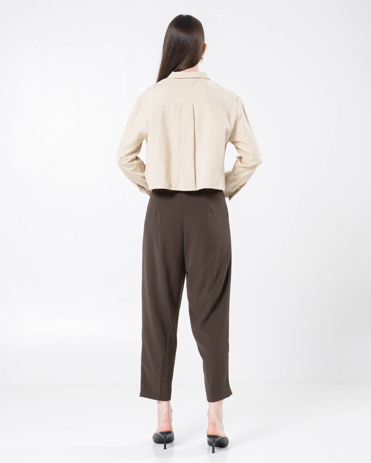 Erise Crop Long Sleeve Ivory Top - Atasan Wanita Lengan Panjang Kekinian - 189705