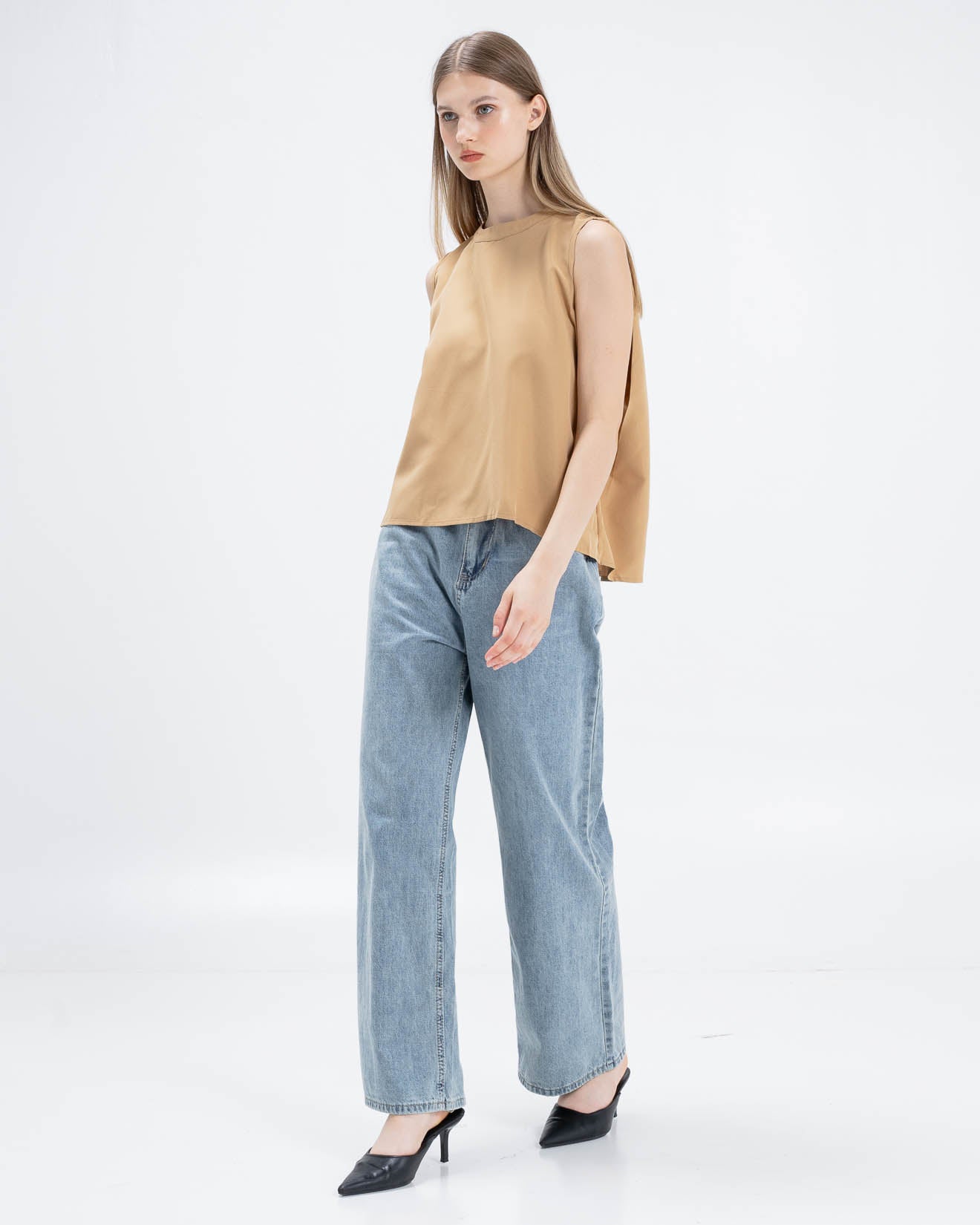 Yurie Round Neck Sleeveless Brown Top - Blouse Wanita Lengan Pendek - 189715