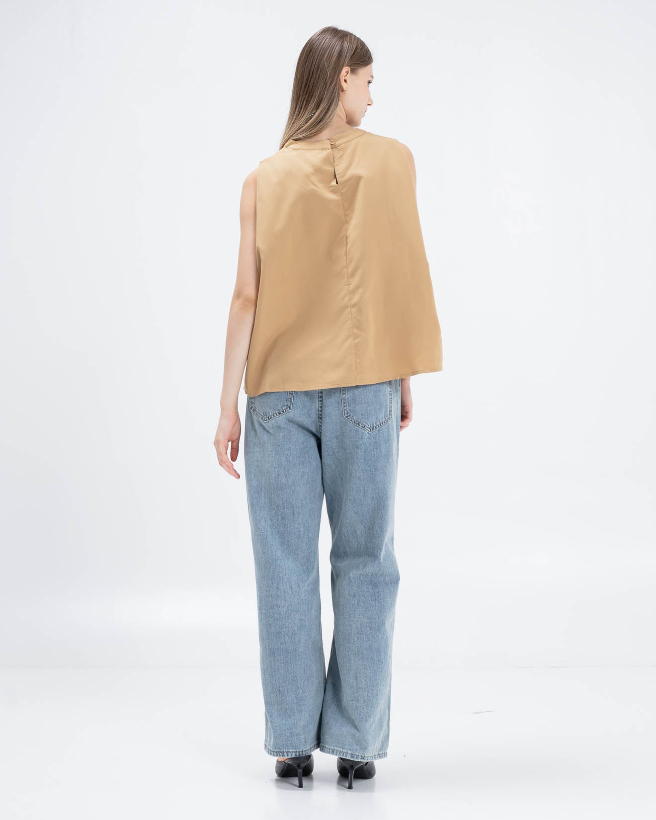 Yurie Round Neck Sleeveless Brown Top - Blouse Wanita Lengan Pendek - 189715