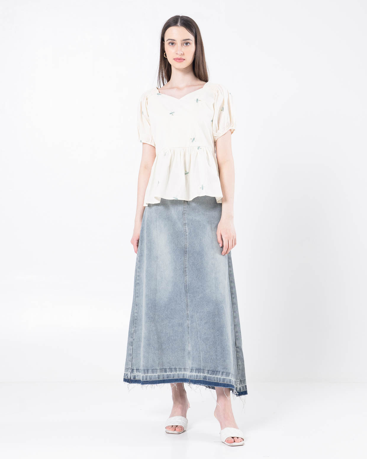 Flowe Embroidery Ruffle Ivory Top - Atasan Wanita Korea - 189987