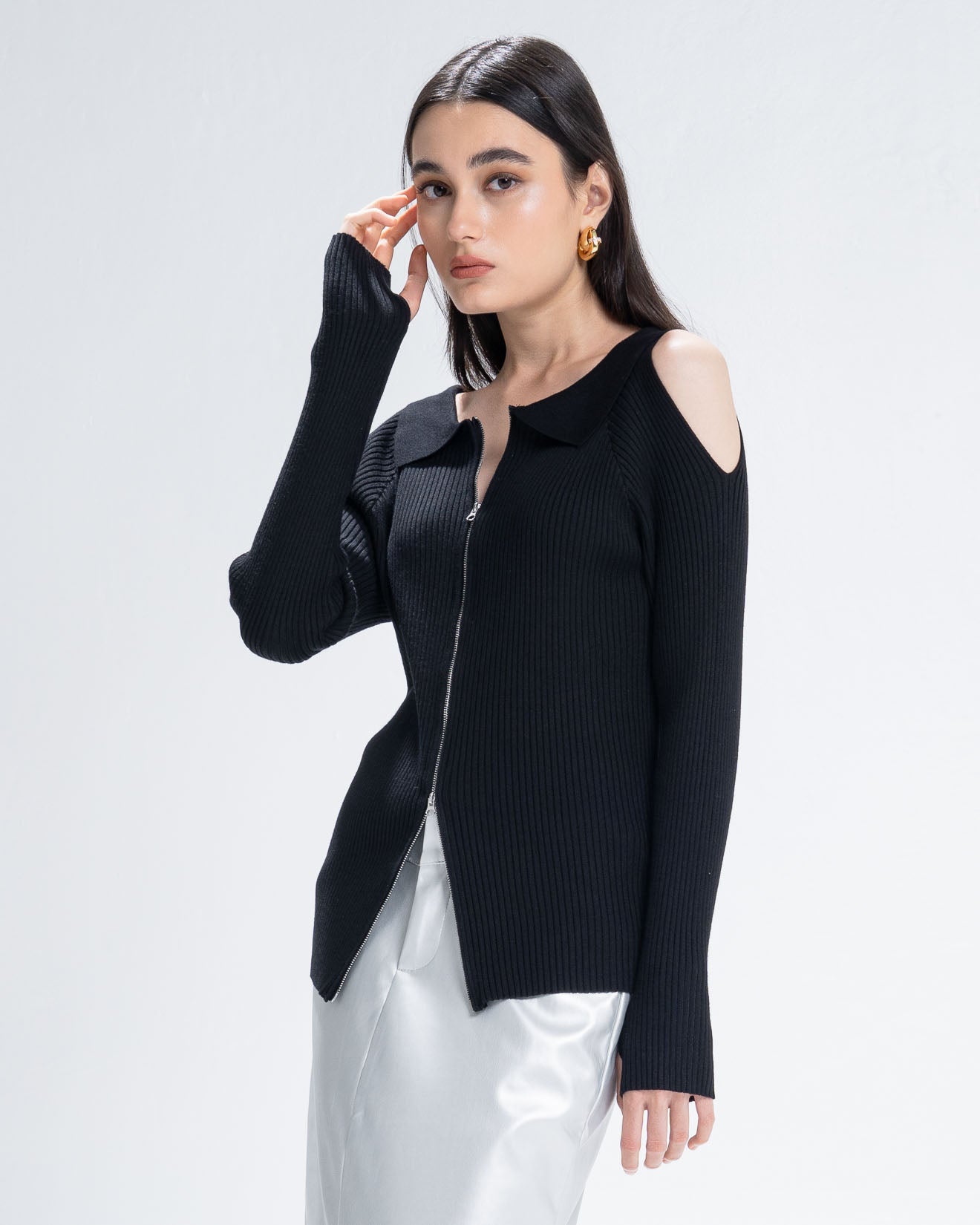 The Stage 06 Sweater Black - Sweater Wanita Kekinian - 190820