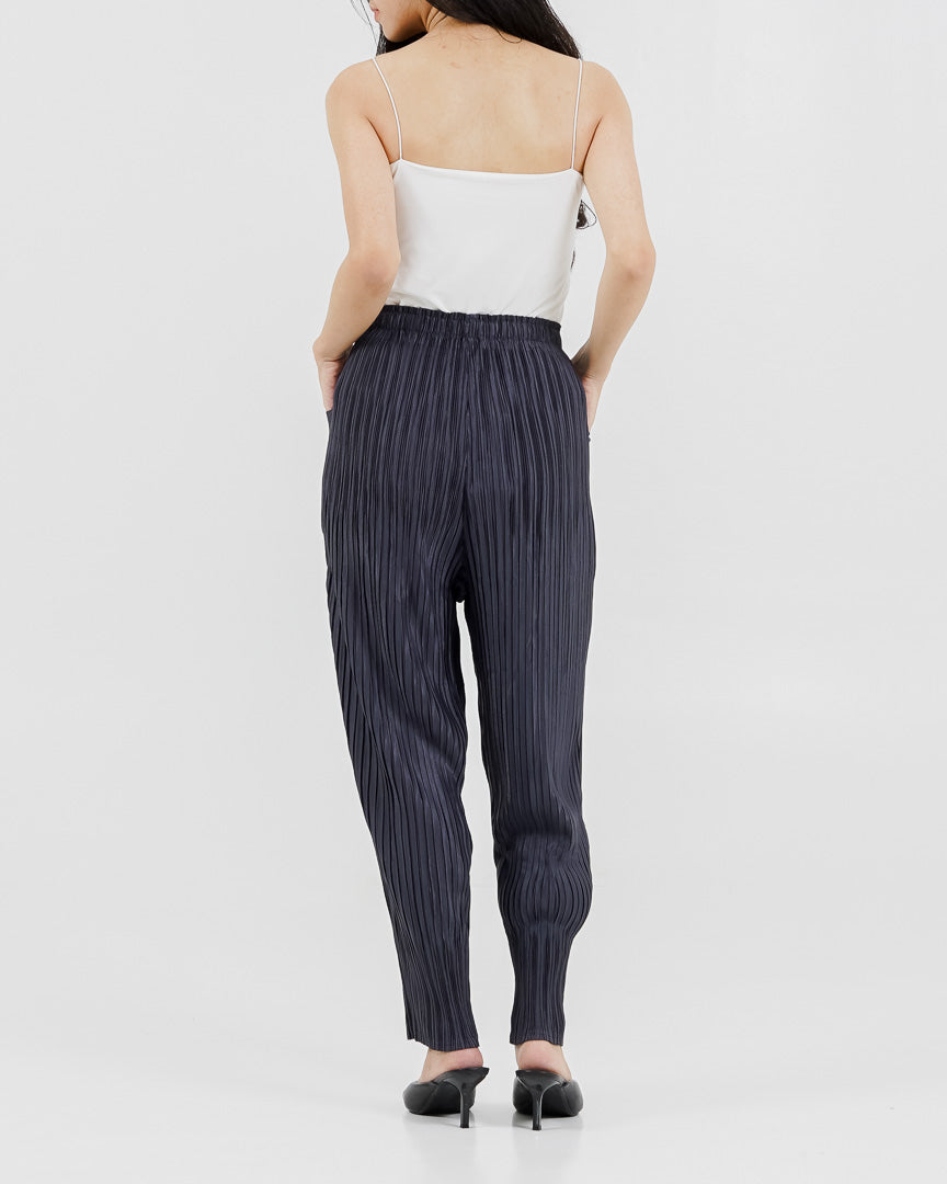 Celeste Pleats Pants Dark Grey – Celapa Panjang Wanita
