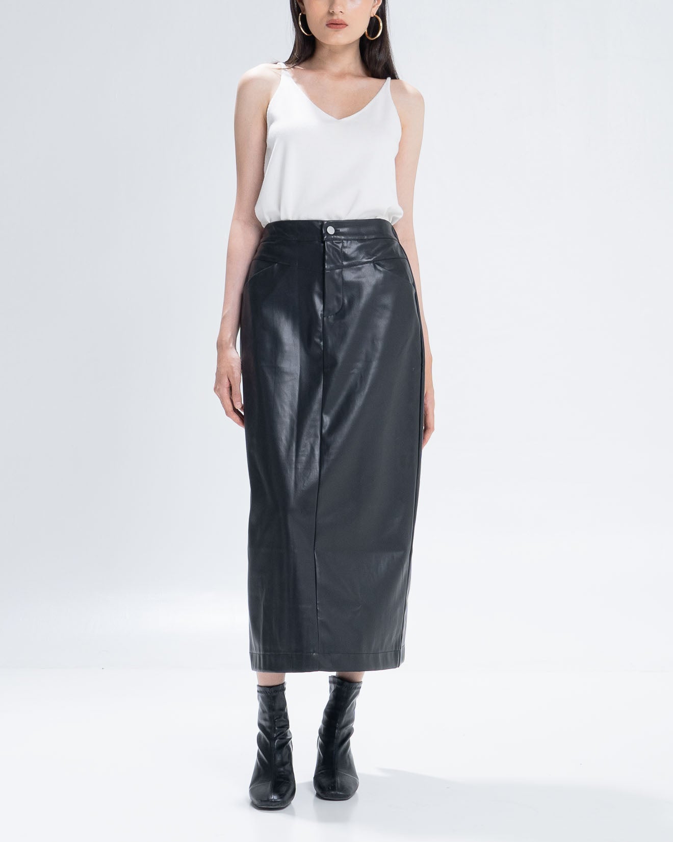 The Stage 32 Skirt Black