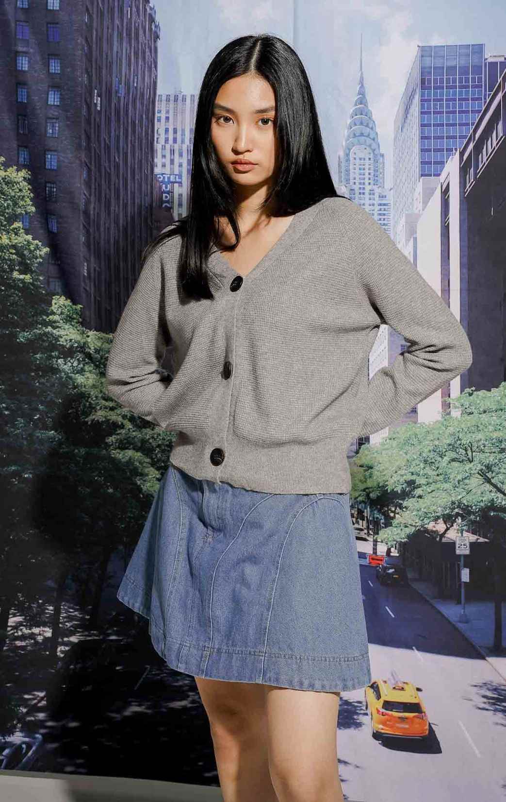 Keth Cardigan Grey