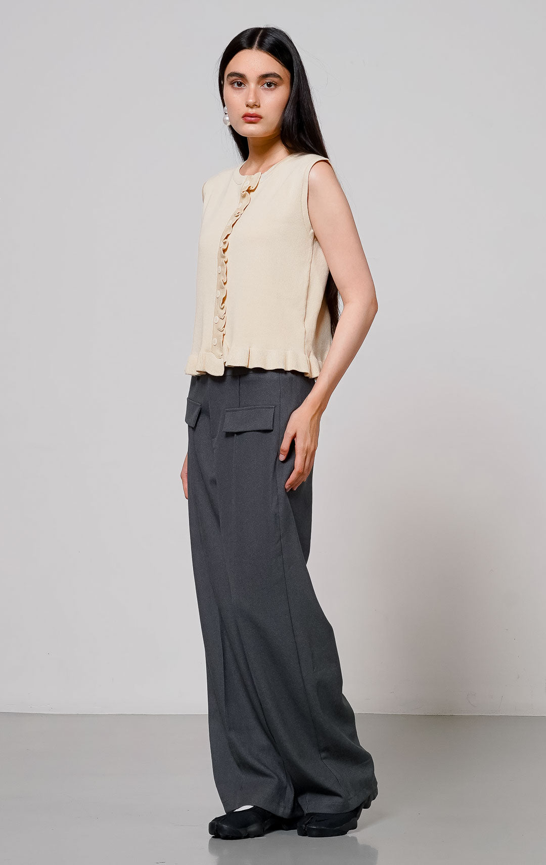 Anora Outer Yellow