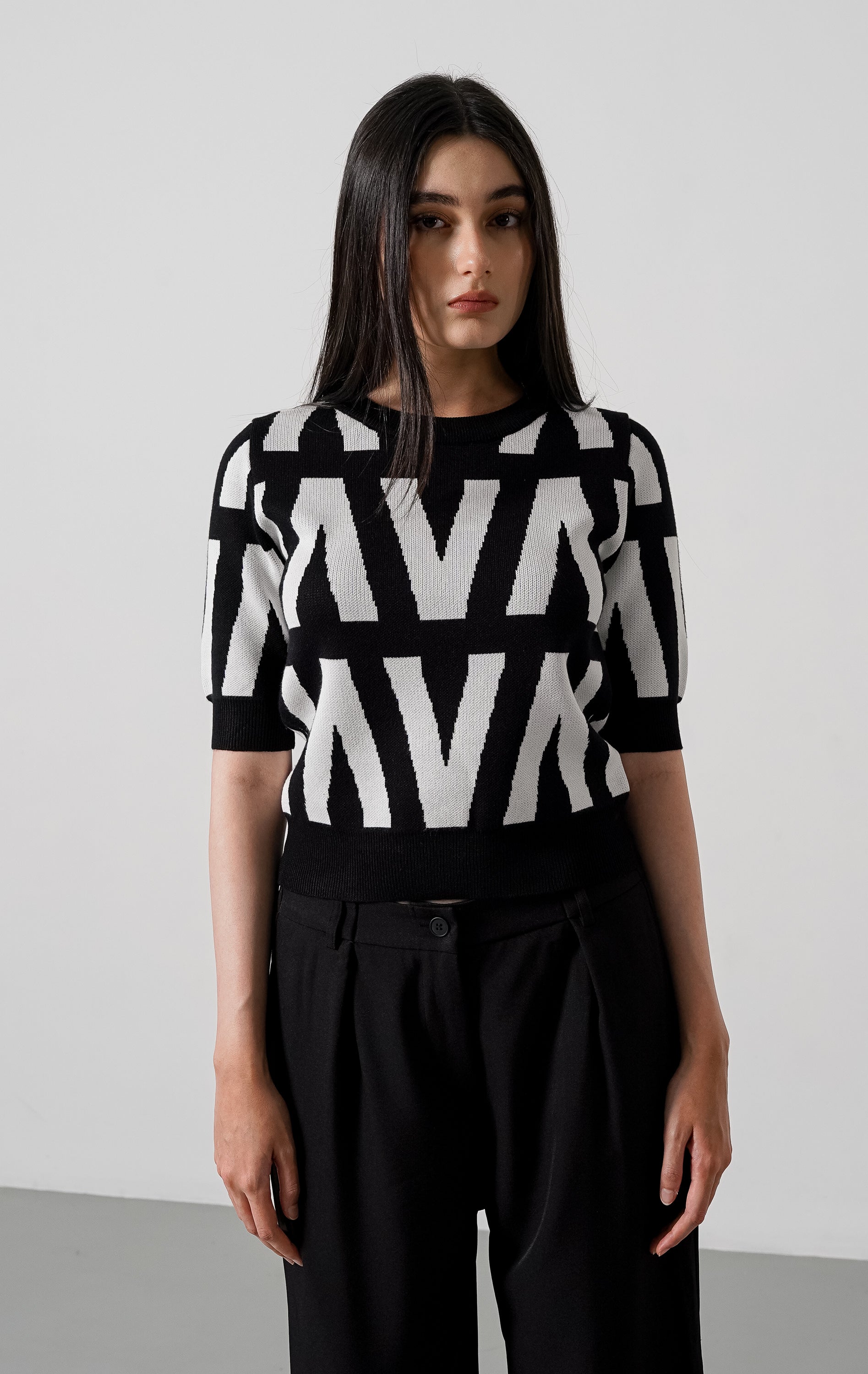Lowis Knit Top Black