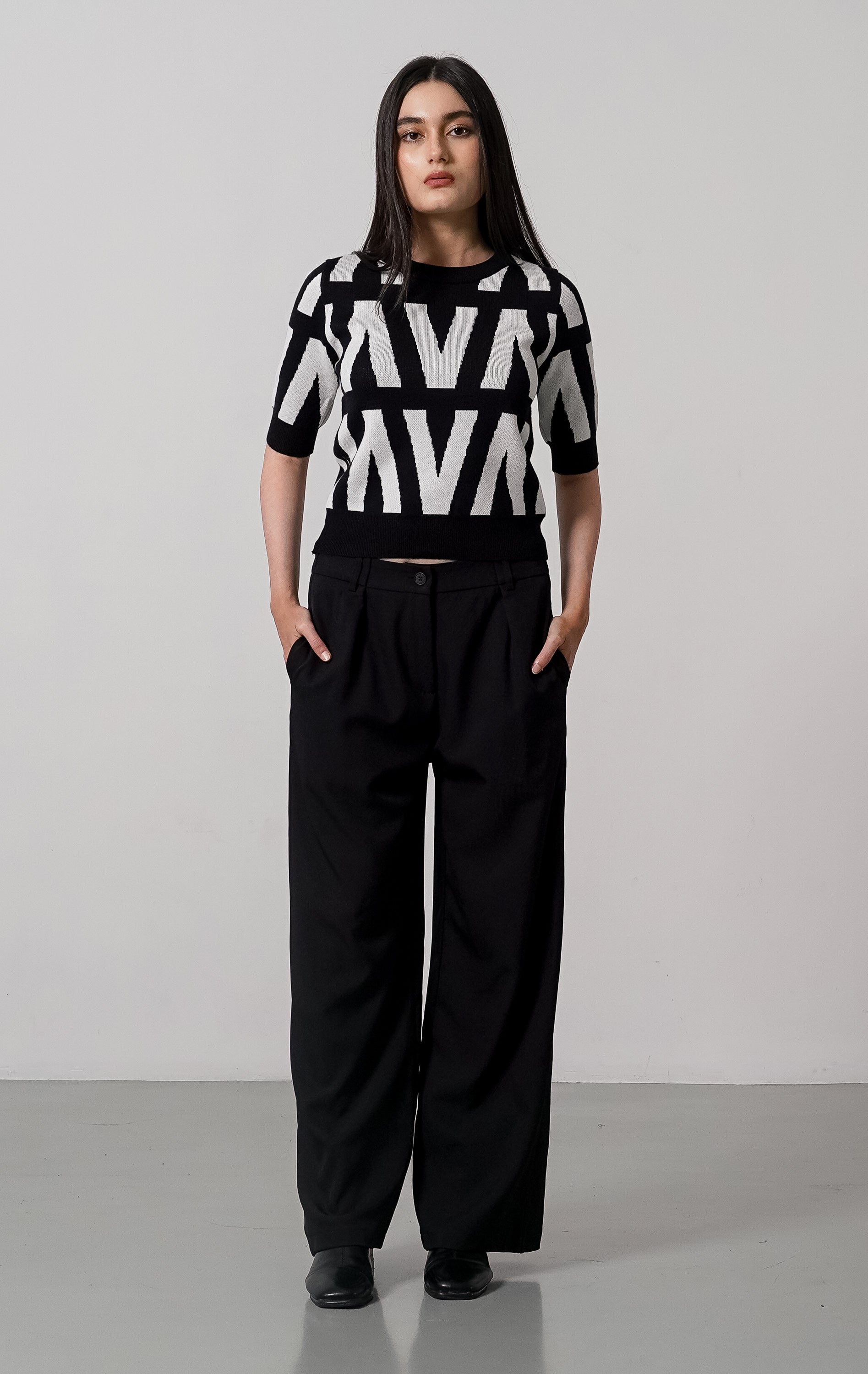 Lowis Knit Top Black