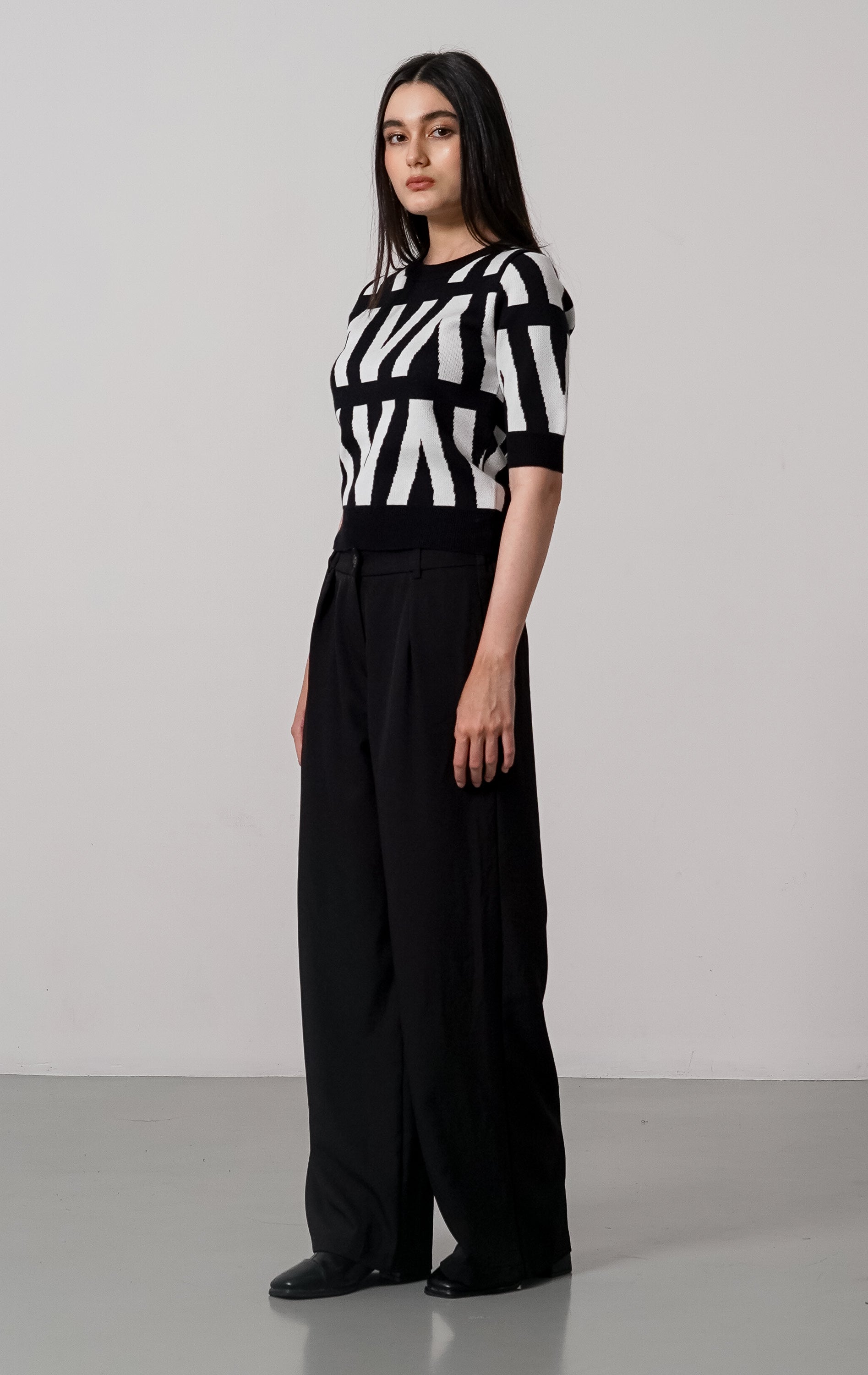 Lowis Knit Top Black