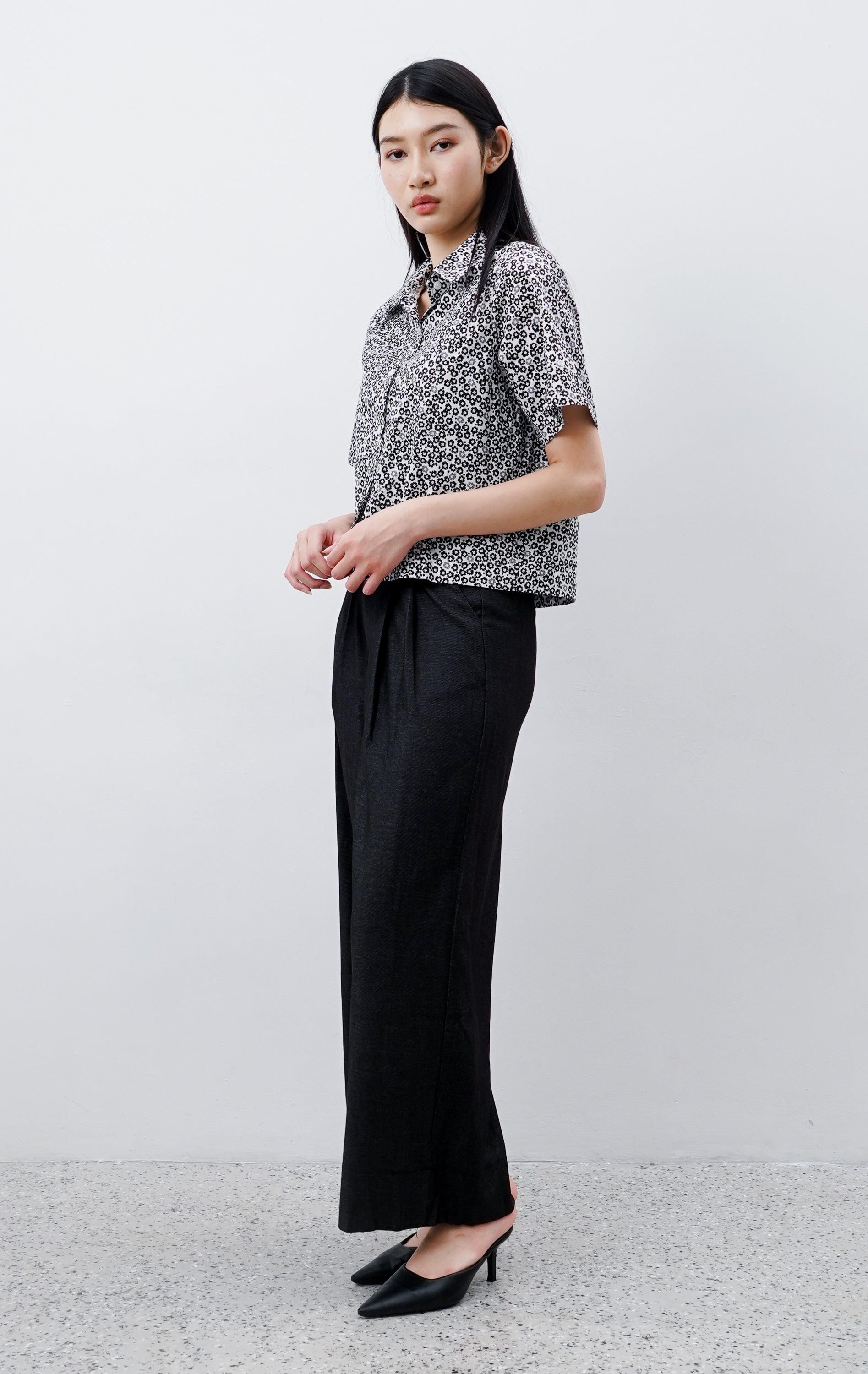 Flowia Top Black