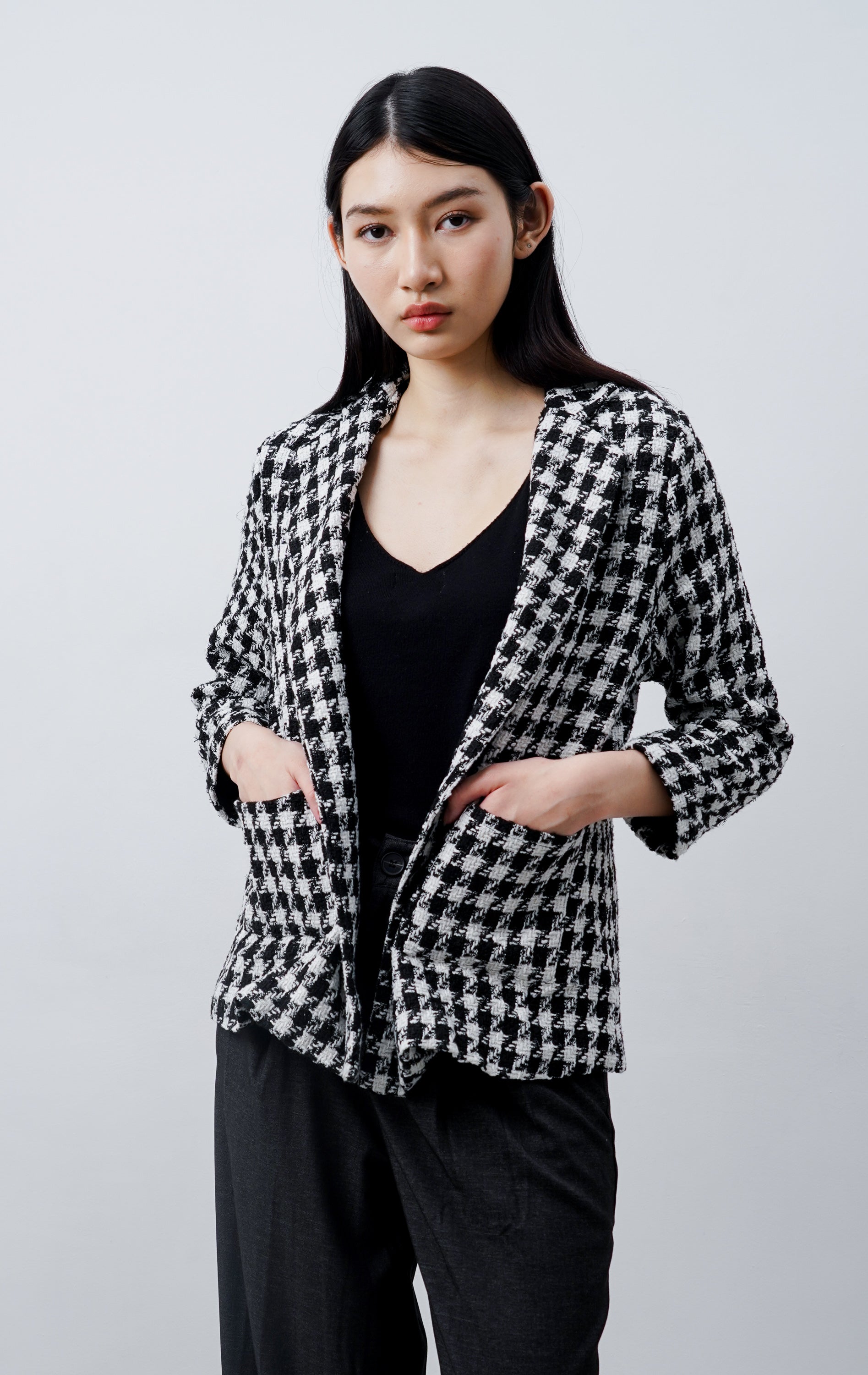Queena Outer Black