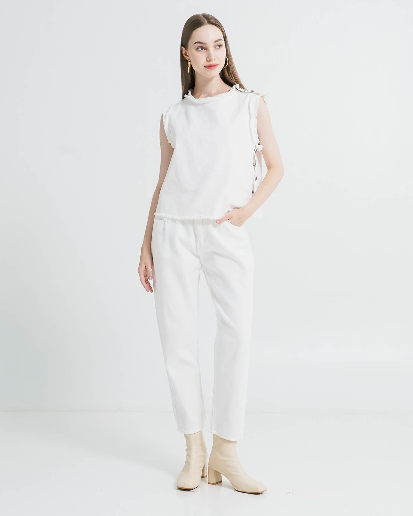 Logen Fringed Denim White Vest - Vest Wanita Kekinian Tanpa Lengan