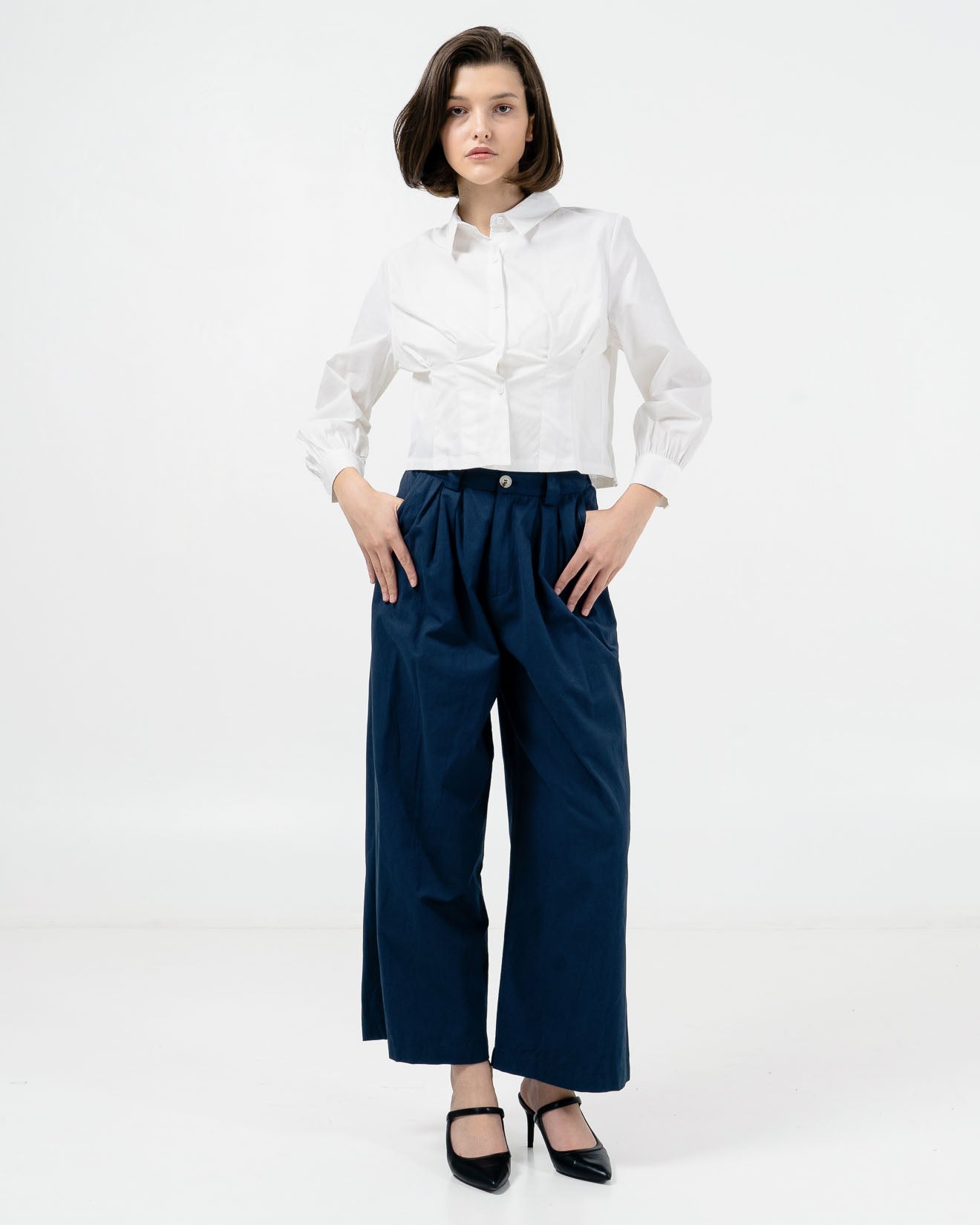 Denisa Waist Crop White Shirt – Baju Atasan Wanita lengan panjang