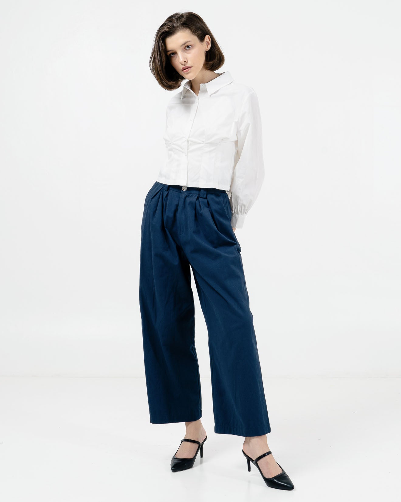 Denisa Waist Crop White Shirt – Baju Atasan Wanita lengan panjang