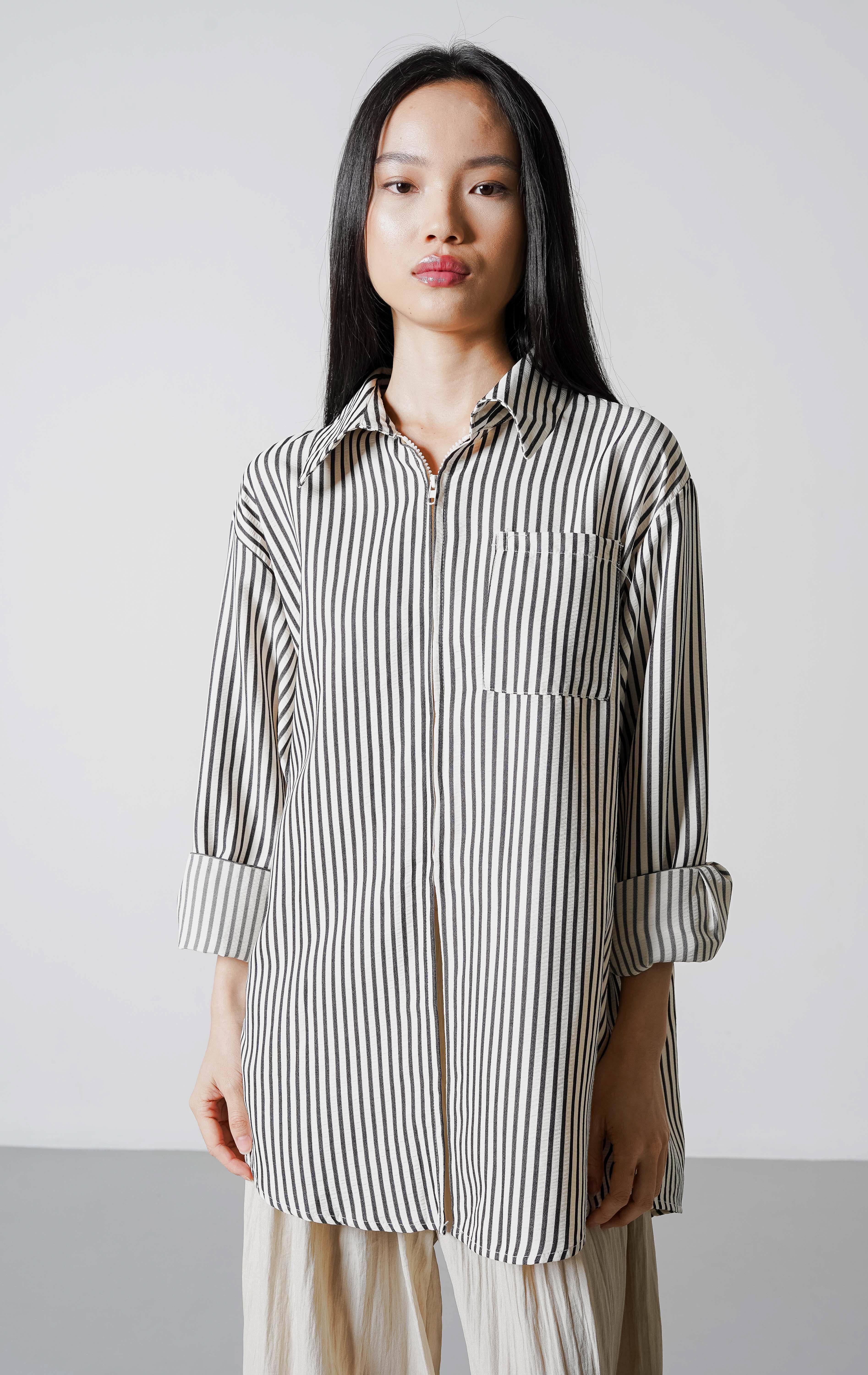 Caisyn Top Black Striped