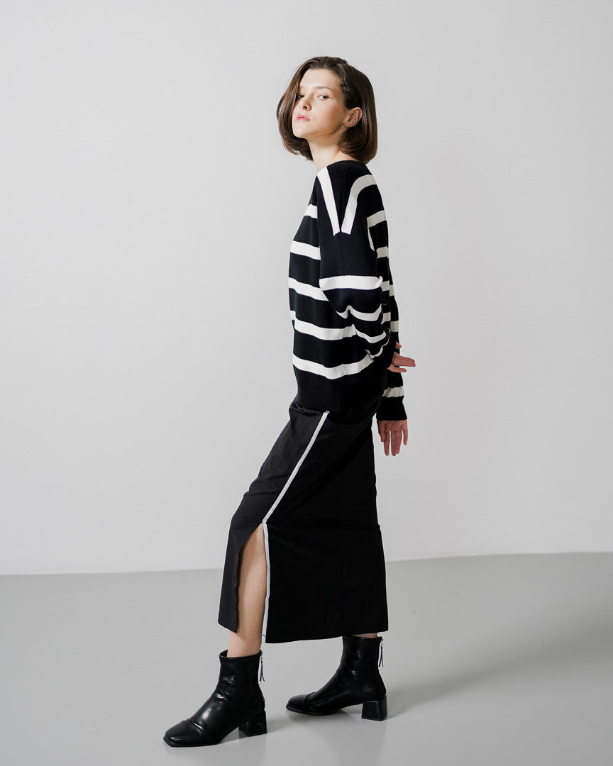 Eliot Striped Black Sweater - Baju Atasan Wanita Lengan Panjang