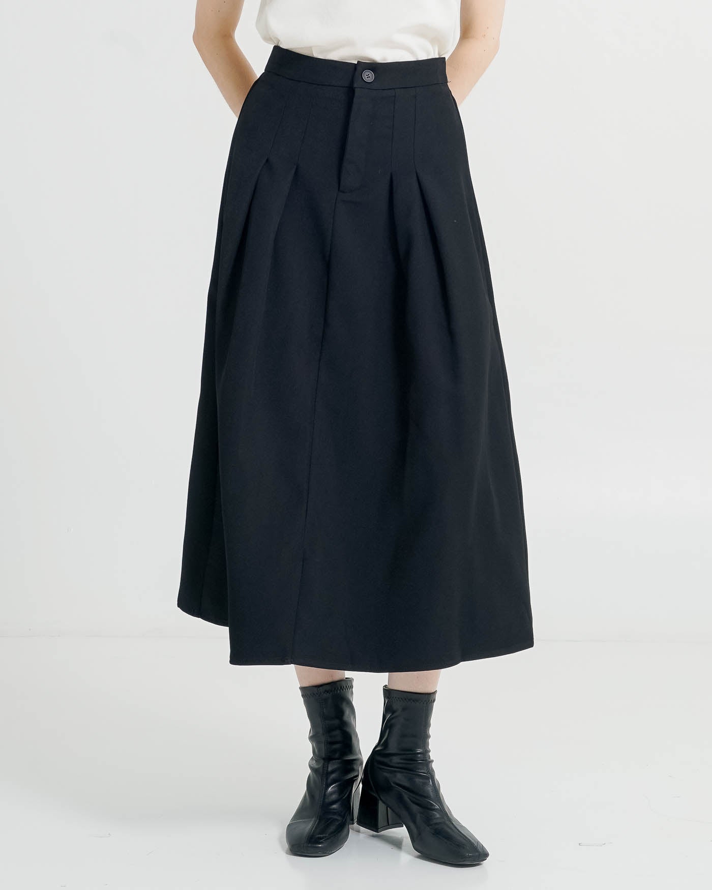Terra Boxy Black Skirt – Rok Maxi Wanita Kekinian