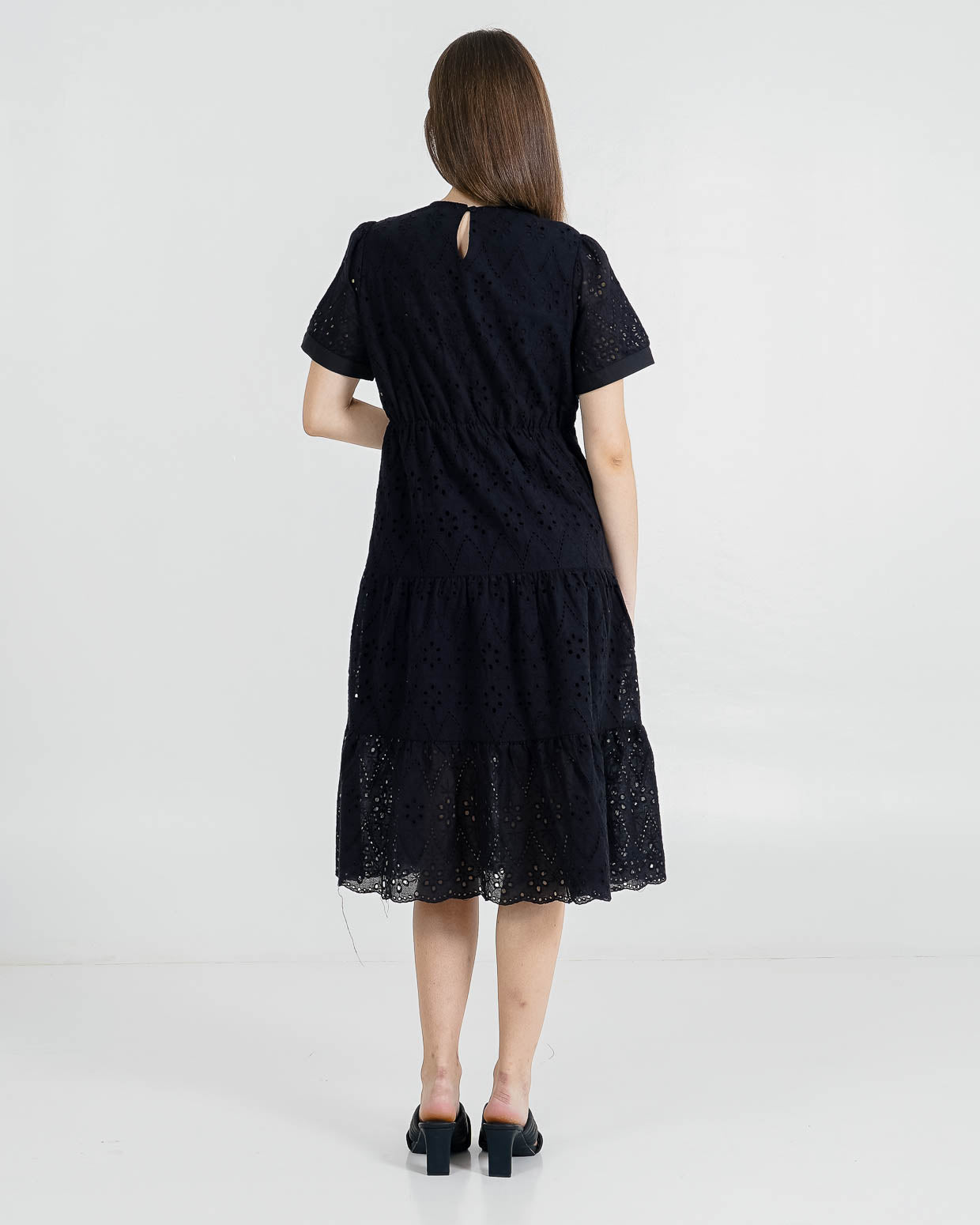 Sylvia Crochet Black Dress – Gaun Maxi Wanita Casual