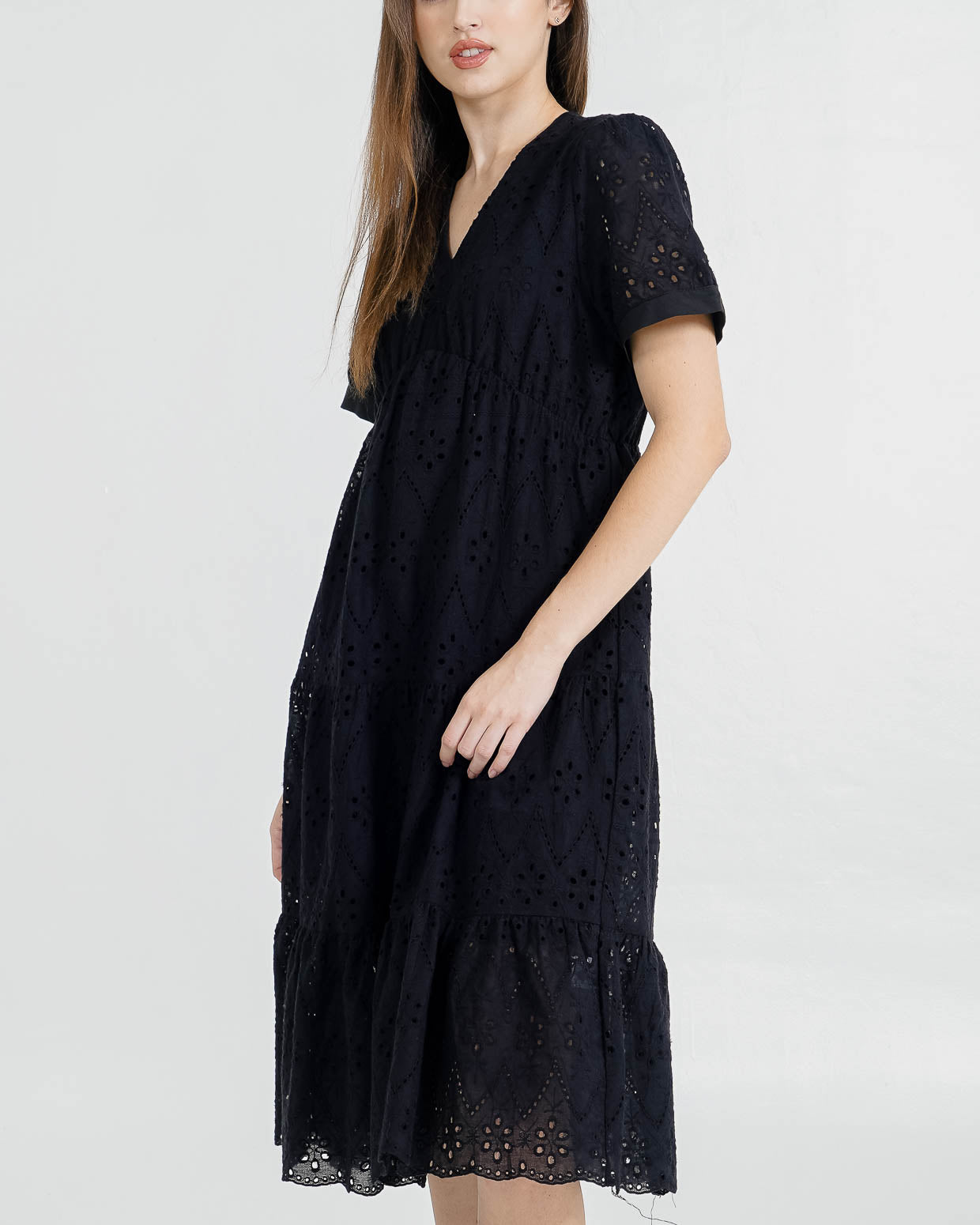 Sylvia Crochet Black Dress – Gaun Maxi Wanita Casual