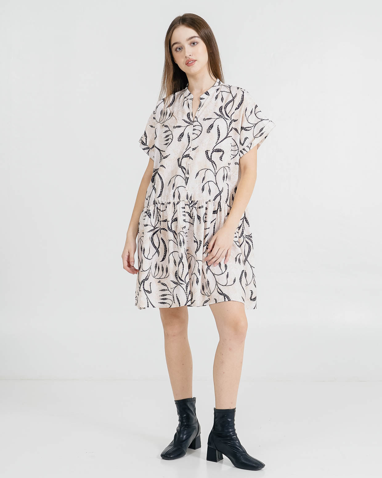 Araceline Printed Black Dress – Gaun Midi Wanita Casual