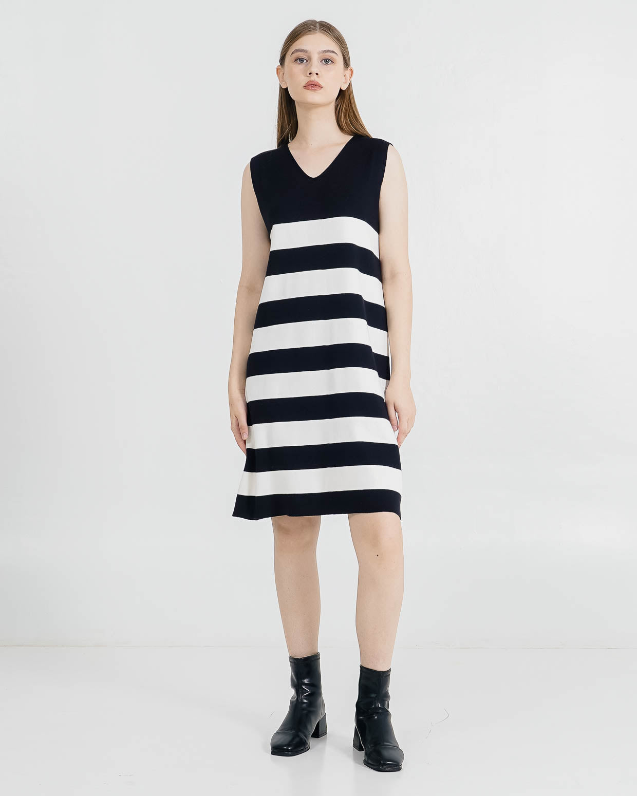 Kanaya Striped Knit Black Dress – Gaun Midi Wanita Kekinian