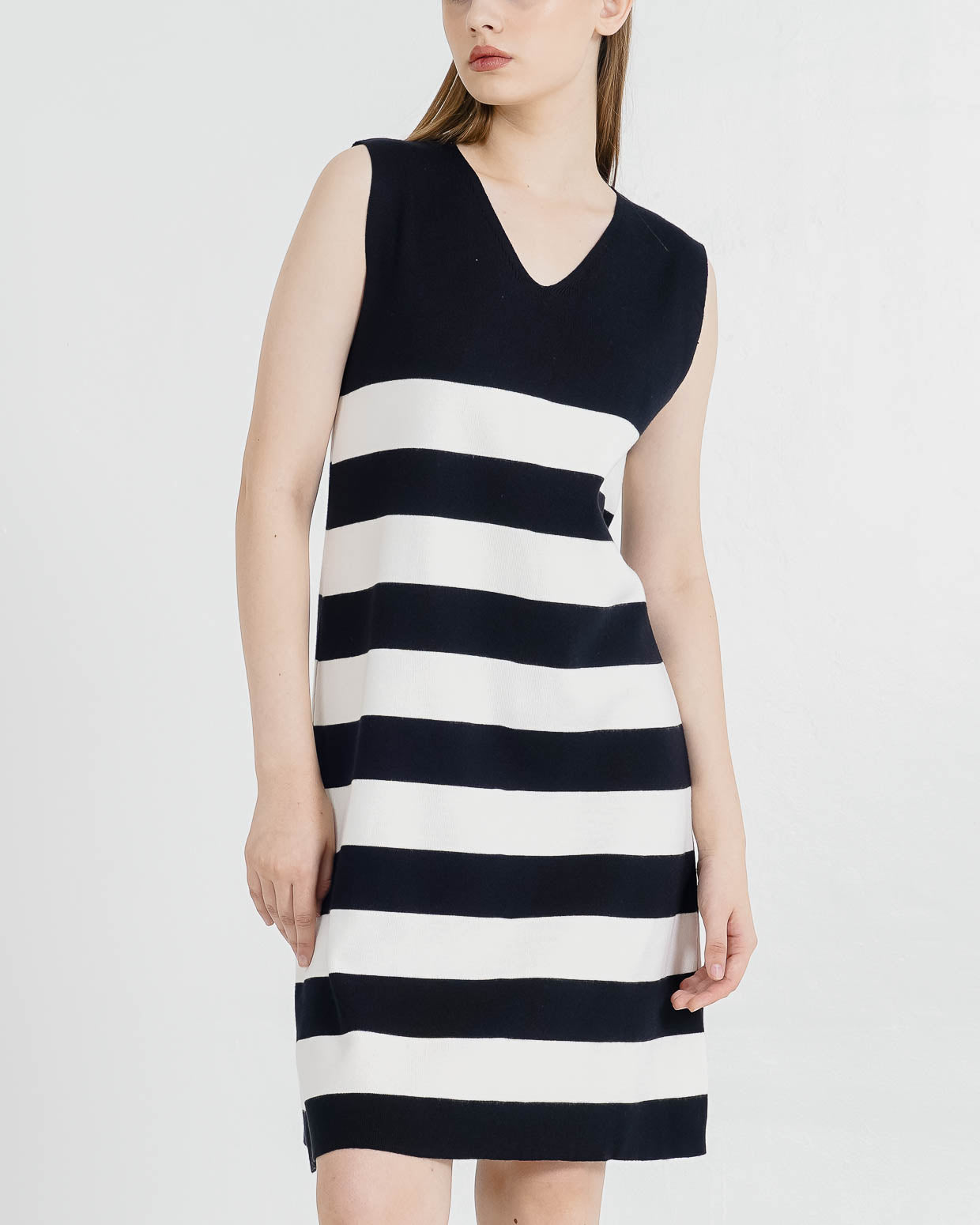 Kanaya Striped Knit Black Dress – Gaun Midi Wanita Kekinian