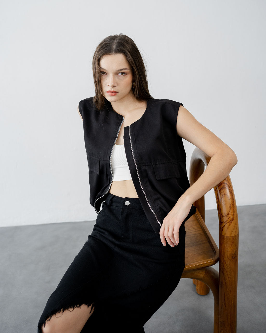 Grethel Zipper Crop Black Top - 187204