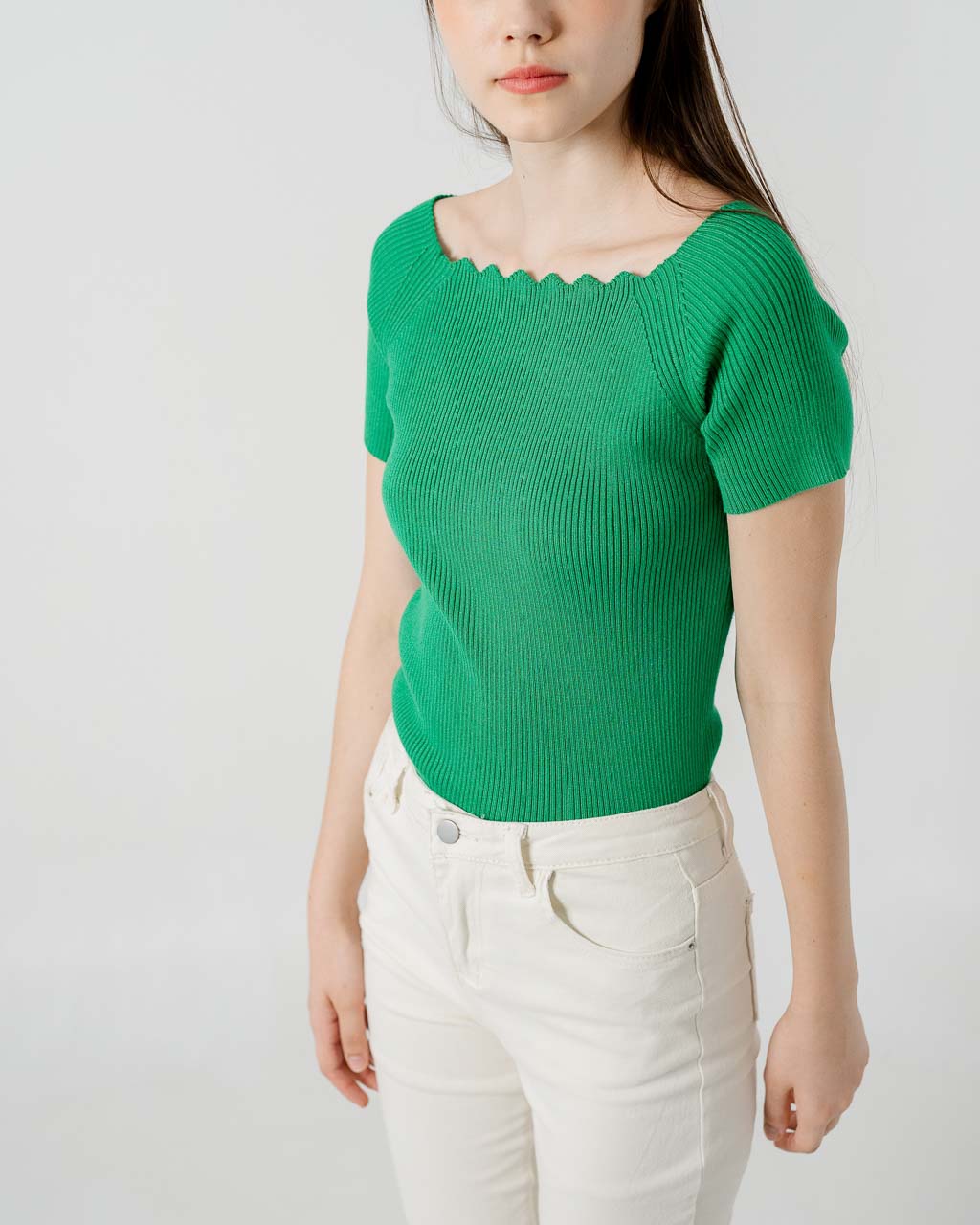 Viony Scallop Neck Knit Green Top – Atasan Wanita 188364