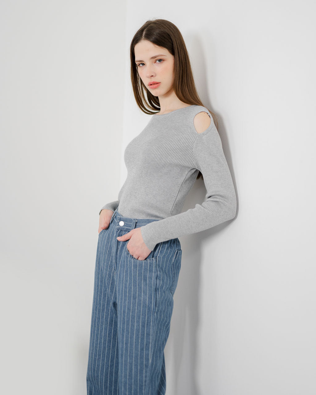 Rachel Cut-Out Knit Grey Top – Atasan Knit Lengan Panjang - 188353