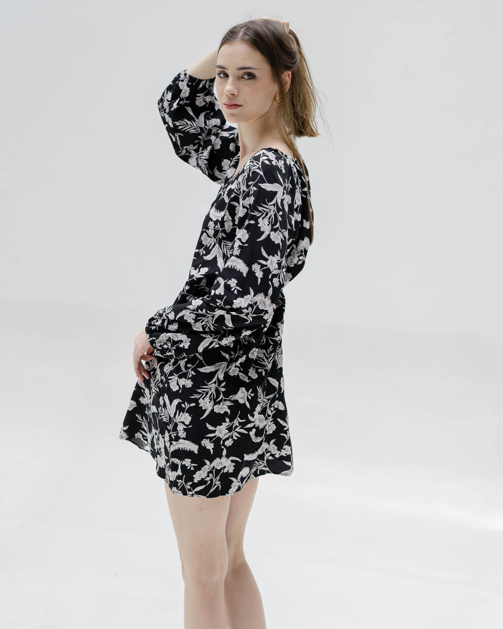 Arcela Printed Midi Black Dress – Casual Gaun Wanita - 788909