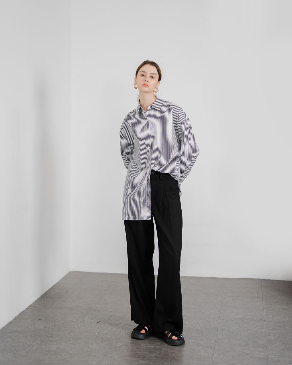Rasha Oversized Striped Black Shirt – Atasan Lengan Panjang Wanita - 188962
