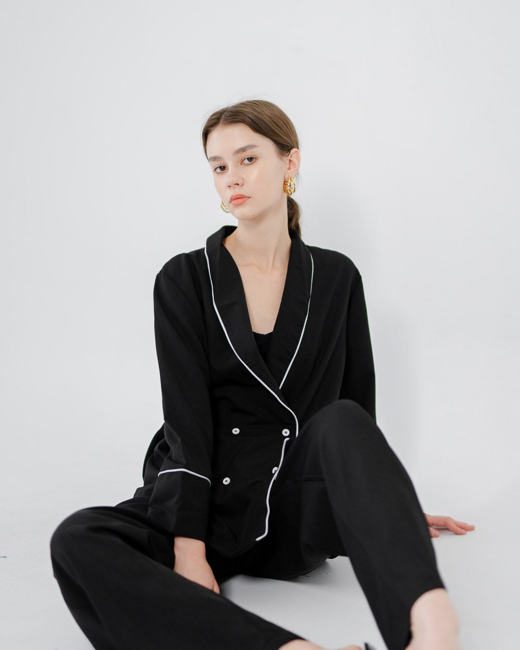 Gabby White Lined Blazer Black – Outer Lengan Panjang Wanita - 188242