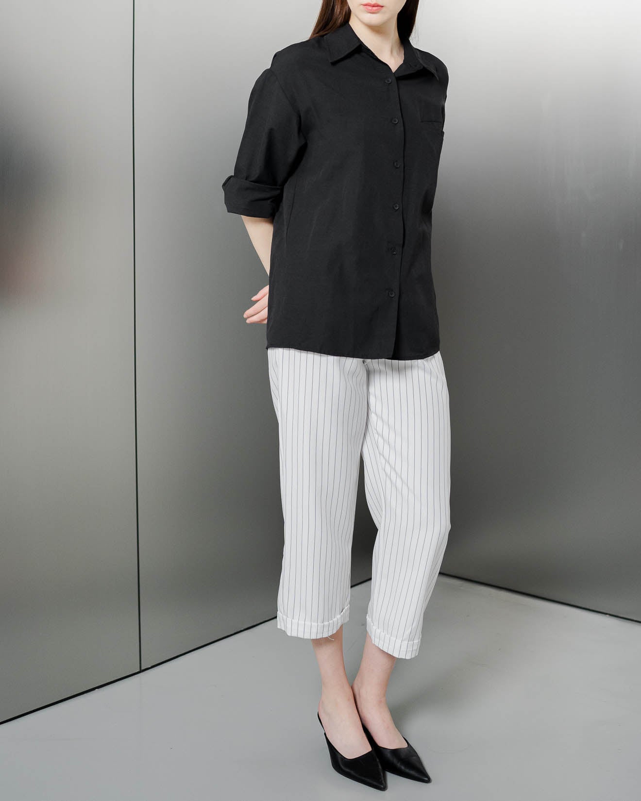 Julia Oversized Black Shirt – Atasan Kemeja Wanita Lengan Panjang - 189222