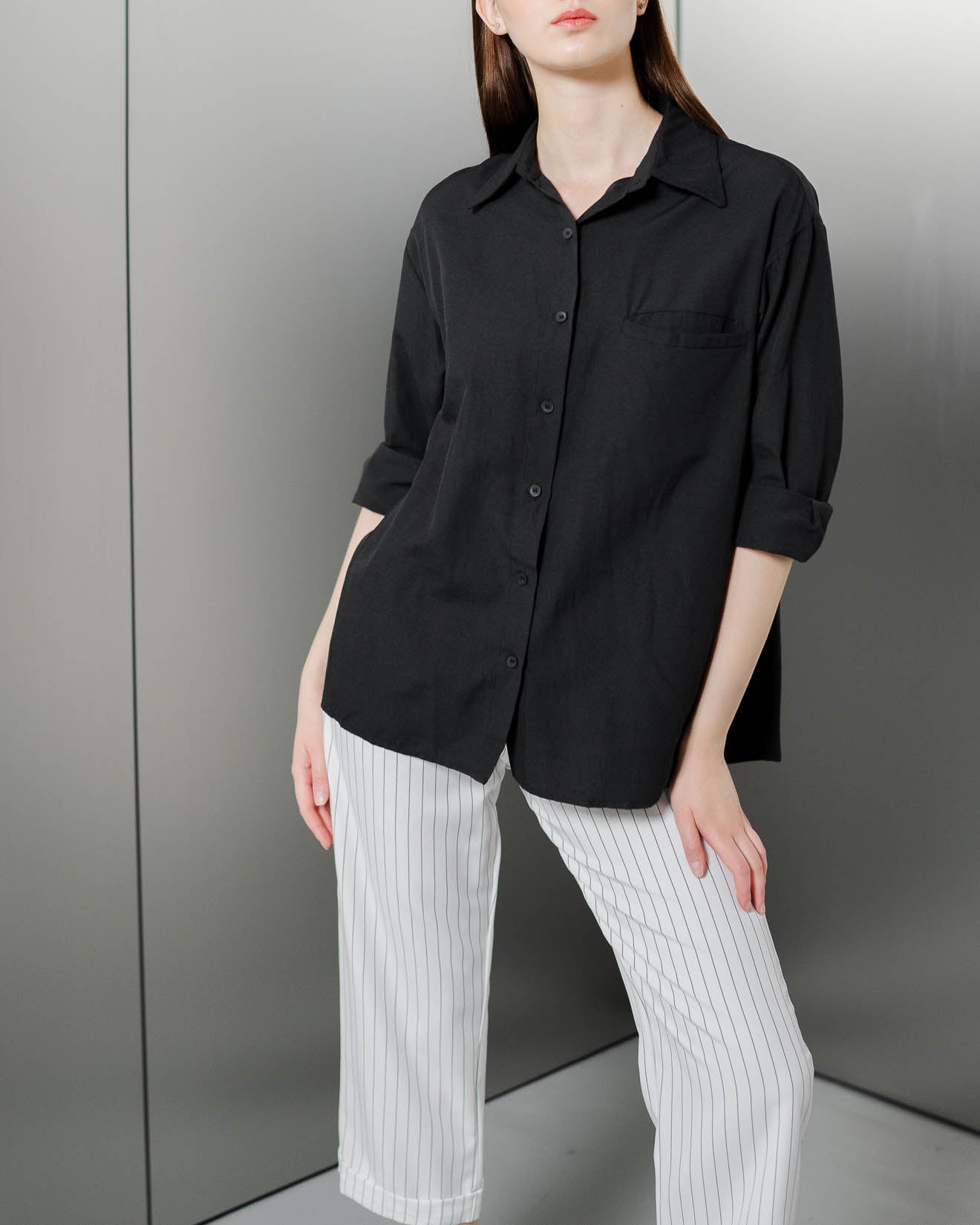 Julia Oversized Black Shirt – Atasan Kemeja Wanita Lengan Panjang - 189222