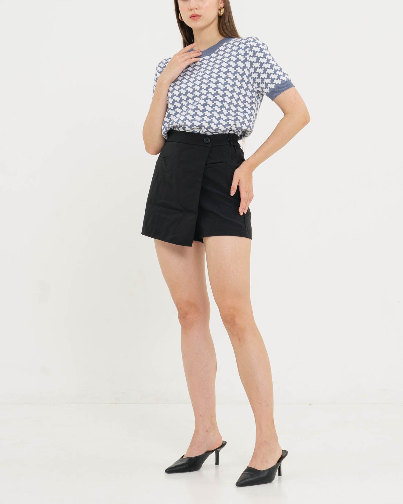 Ari Wrap Black Skort – Celana Pendek Wanita - 288953