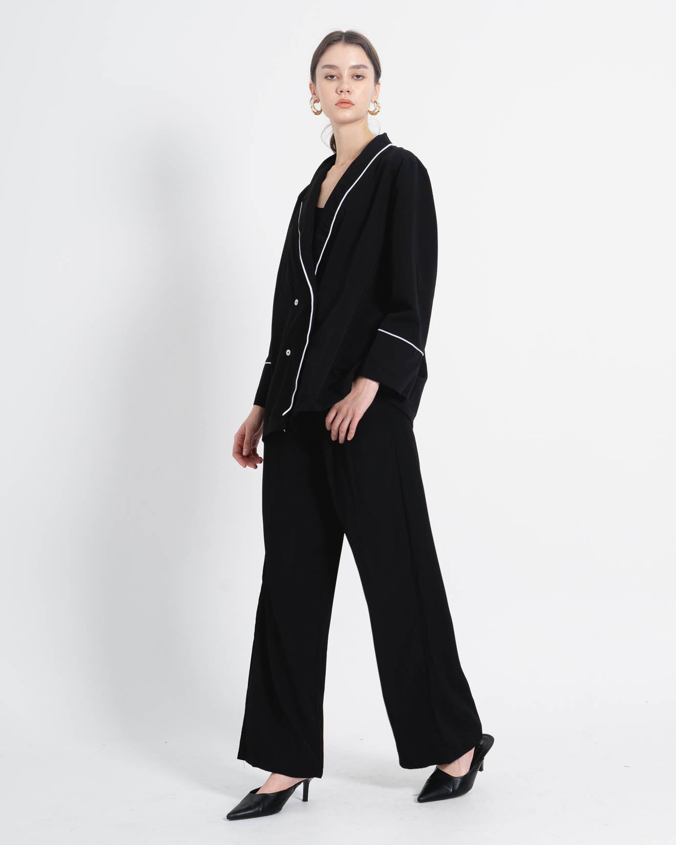 Gabby White Lined Blazer Black – Outer Lengan Panjang Wanita - 188242
