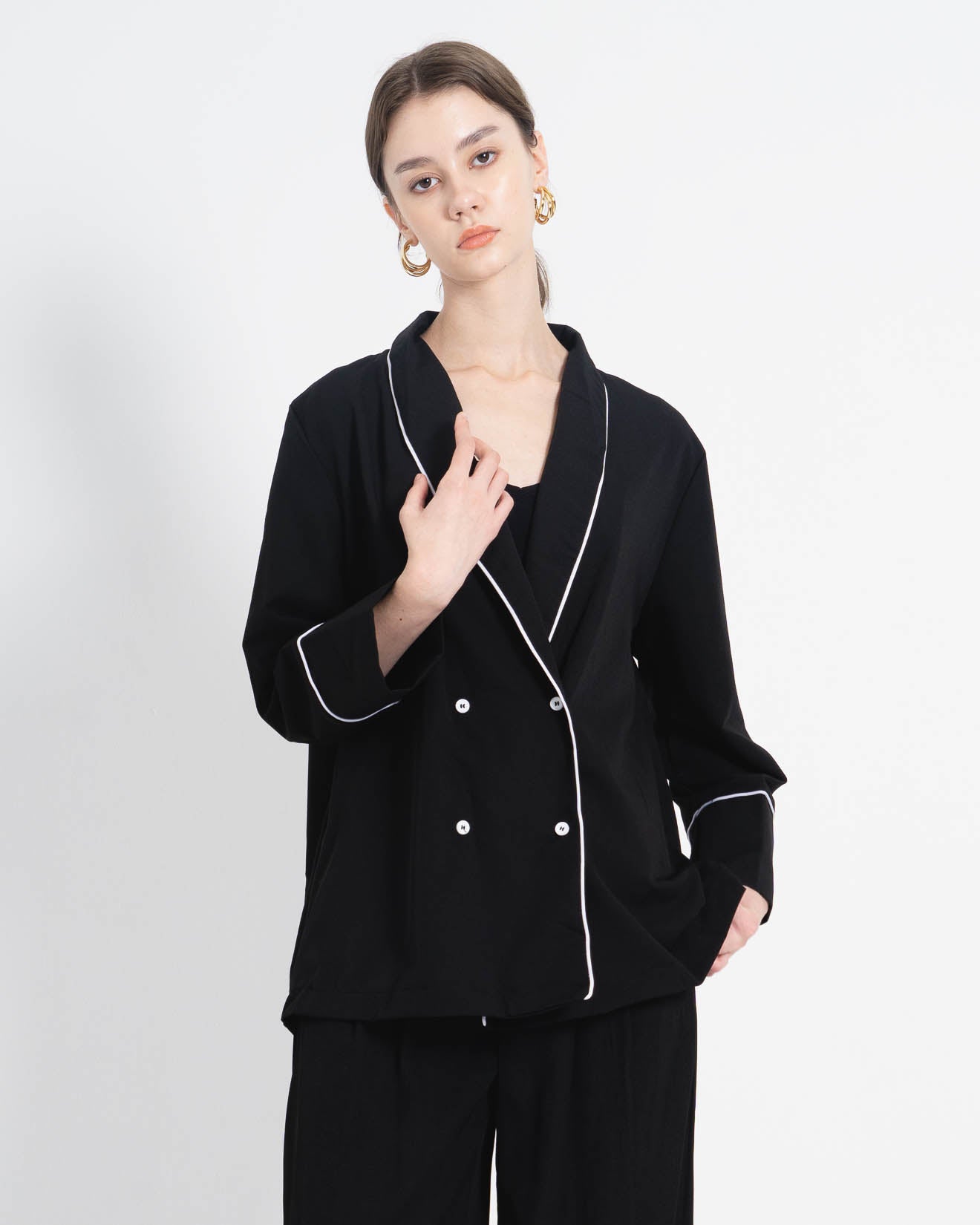 Gabby White Lined Blazer Black – Outer Lengan Panjang Wanita - 188242