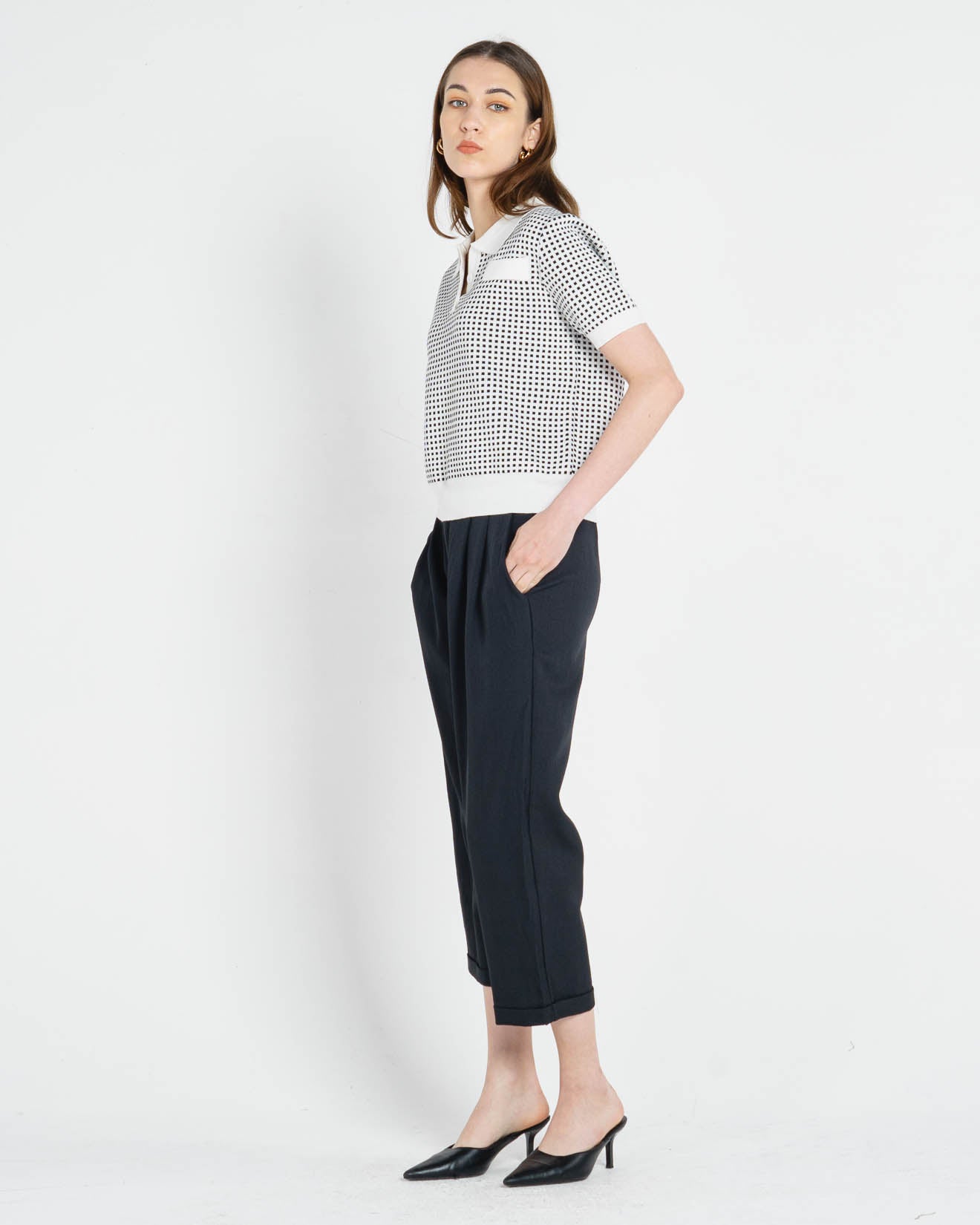 Eris Pattern Knit Black Top – Atasan Casual Wanita - 188361