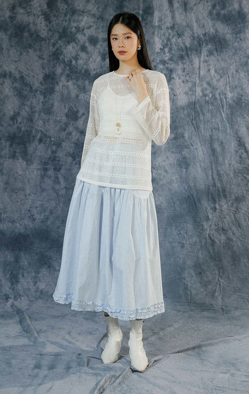 Atasan sweater wanita Everett warna ivory lengan panjang dengan detail rajut jaring-jaring (crochet) berongga estetik dan kerah bulat