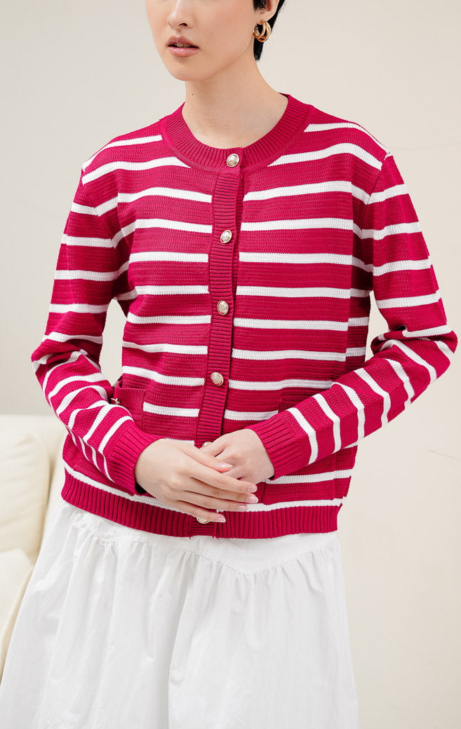 Cardigan rajut wanita lengan panjang warna merah motif garis (striped) Redford Top dengan kancing emas (gold buttons), kerah bulat (round-neck), dan saku depan.