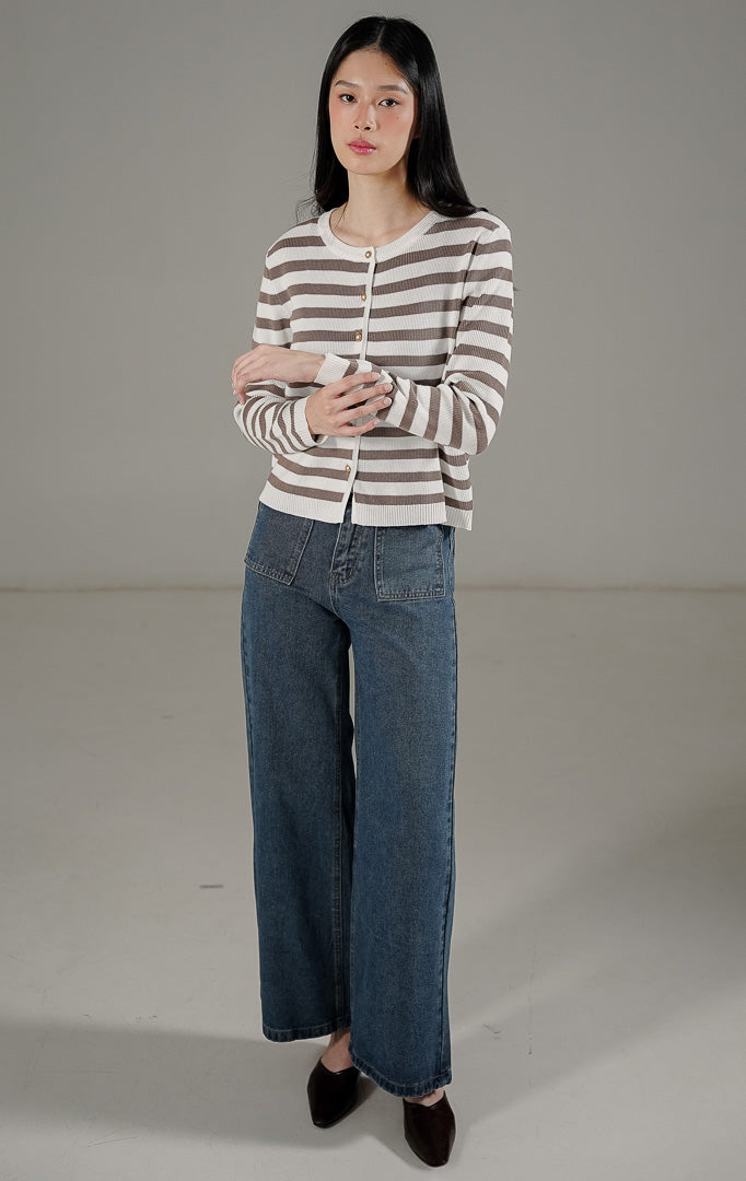 Lyra Cardigan Taupe dari This Is April, cardigan rajut lengan panjang motif garis warna putih dan taupe dengan detail kancing emas.