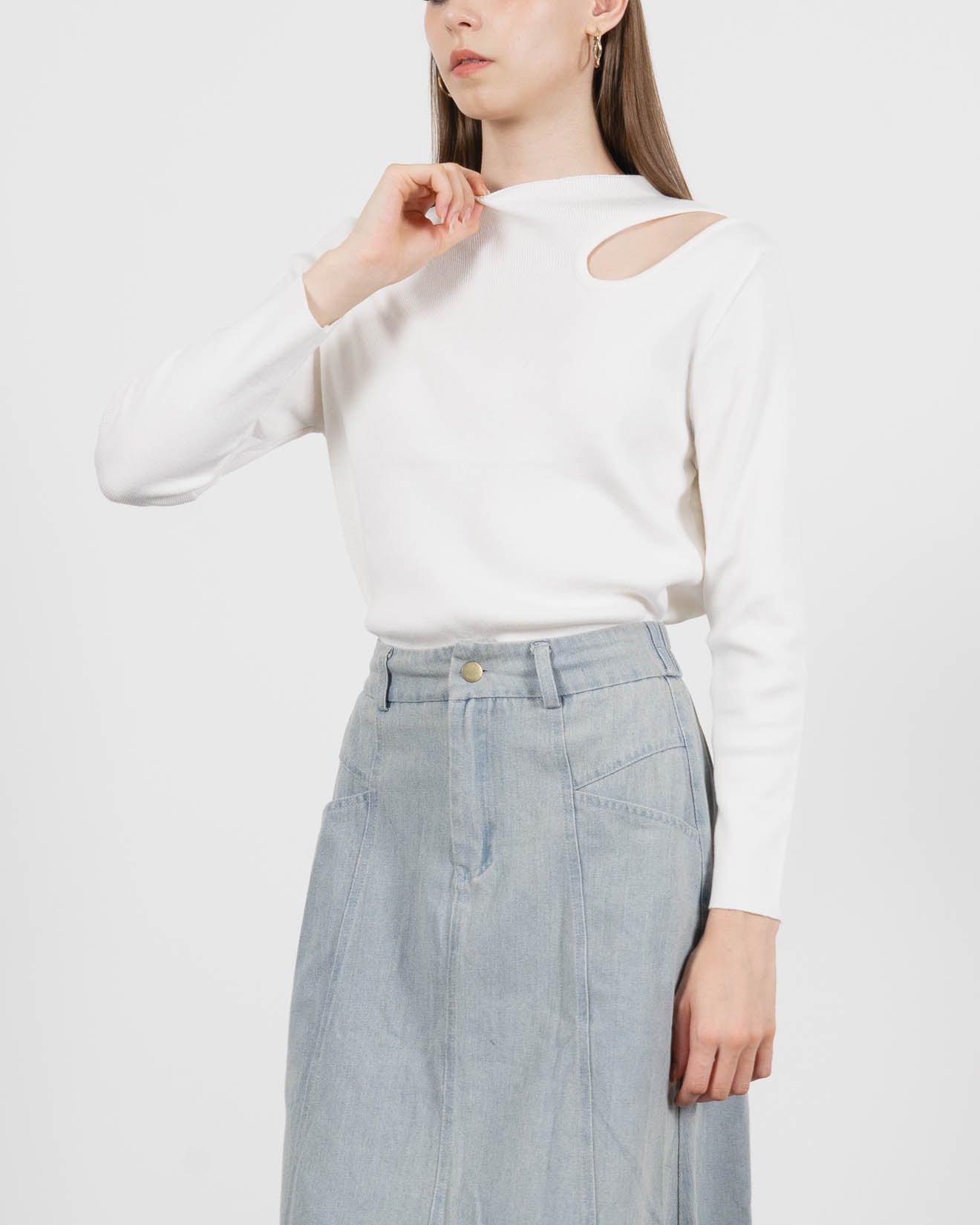 Irene Cut-Out White Sweater – 188385