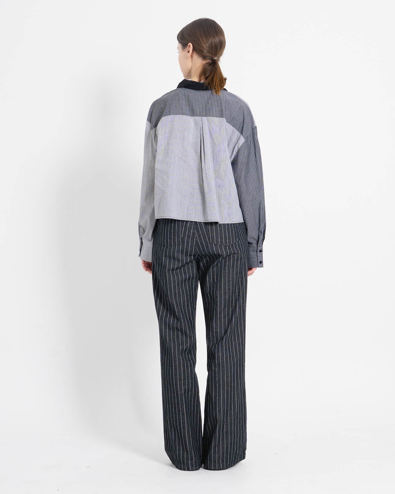 Lucia Crop Mixed Stripe Black Shirt – Atasan Crop Wanita - 188414