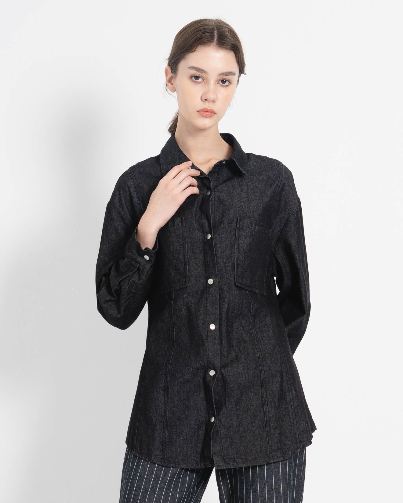 Astro Waist Fitted Denim Black Denim Top – Atasan Casual Wanita - 188946